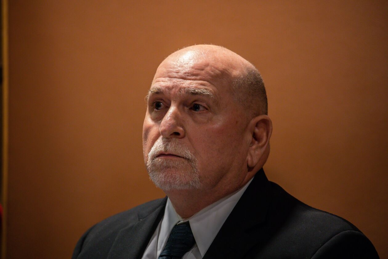 Cook County Medical Examiner investigator Earl Briggs takes the stand Tuesday in the trial of three current of former Chicago police officers. | Zbigniew Bzdak/Chicago Tribune pool photos